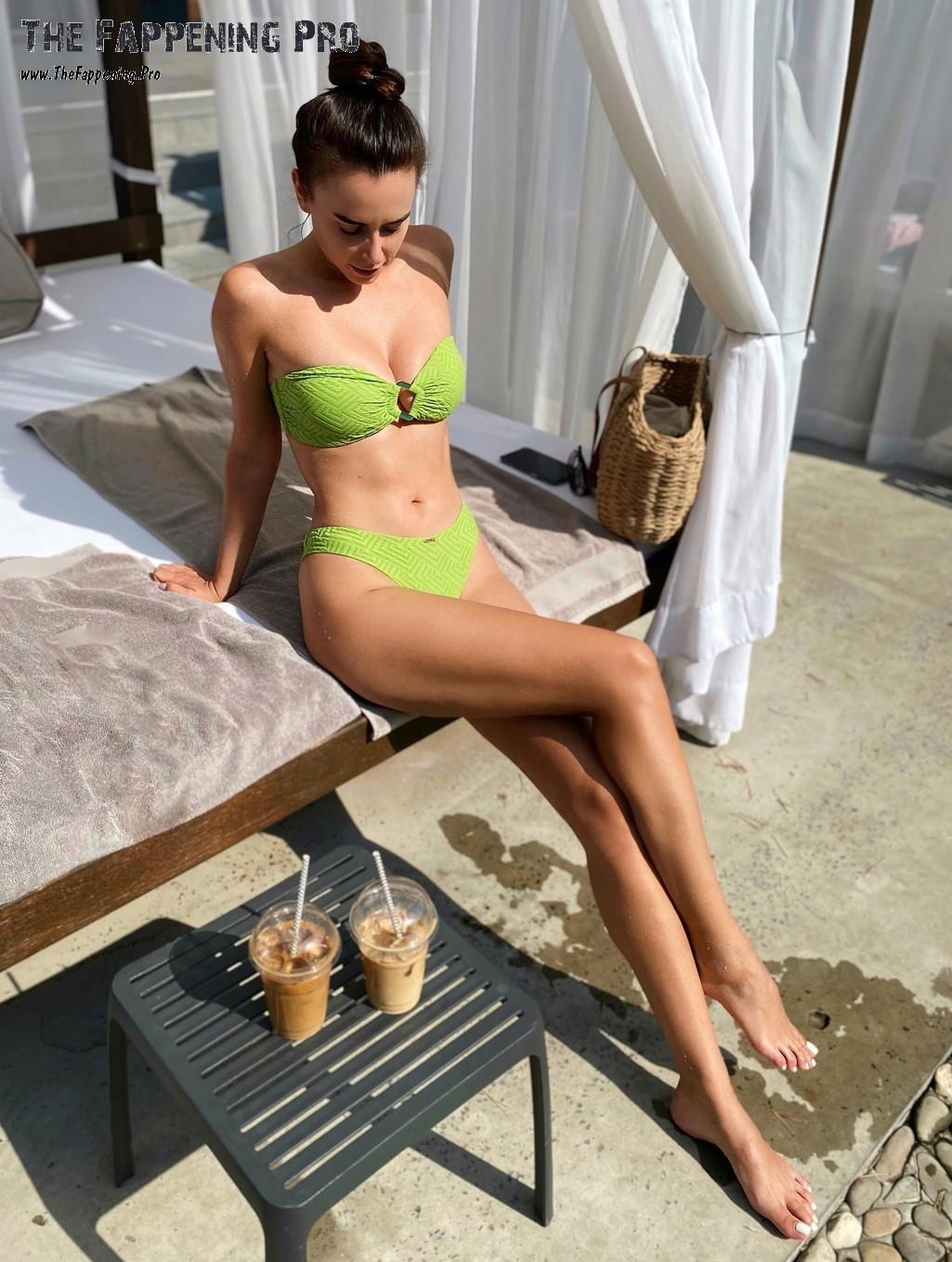 HeyHelen ASMR Sexy In Bikini Bare Feet