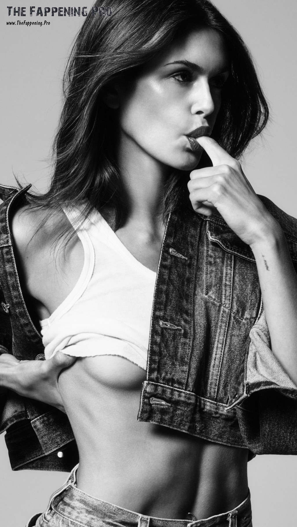 Kaia Gerber Underboobs