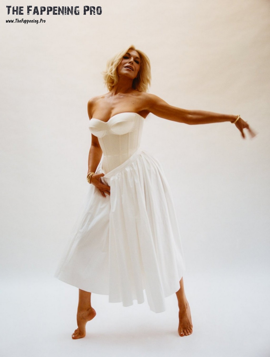 Hannah Waddingham Barefoot