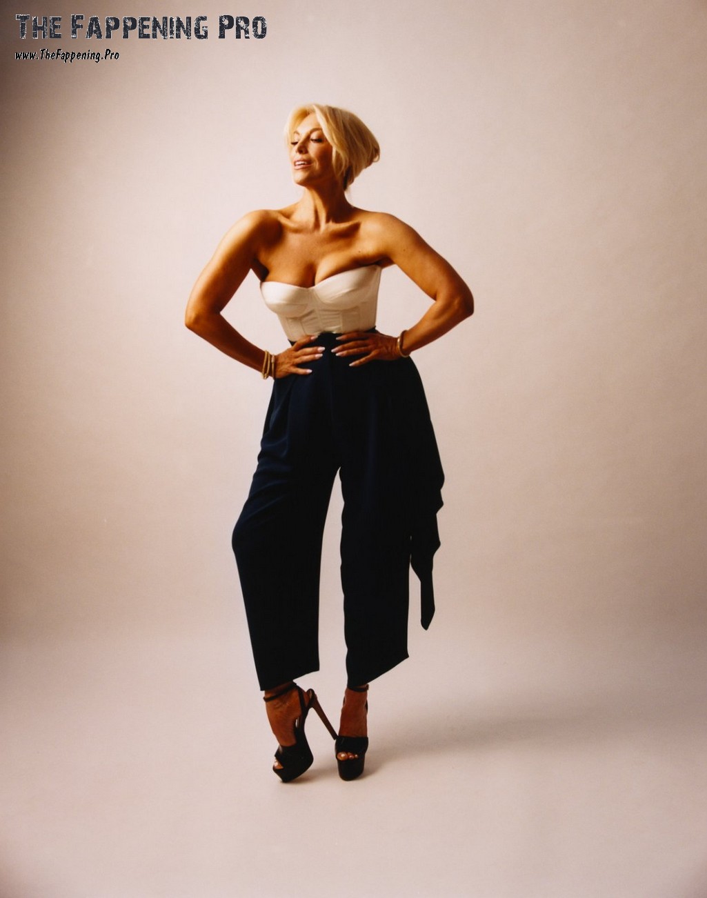 Hannah Waddingham Hot