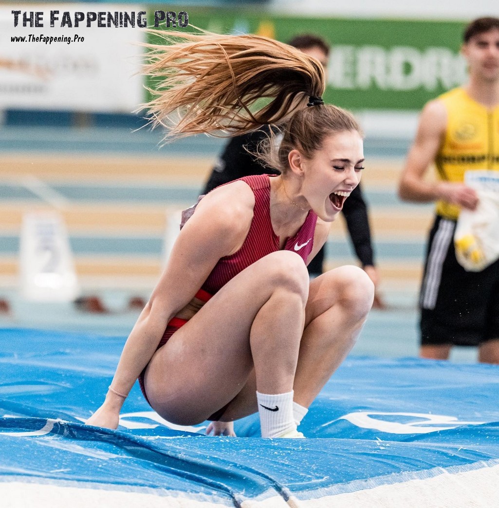 Clara Fernandez Sexy Pole Vaulter