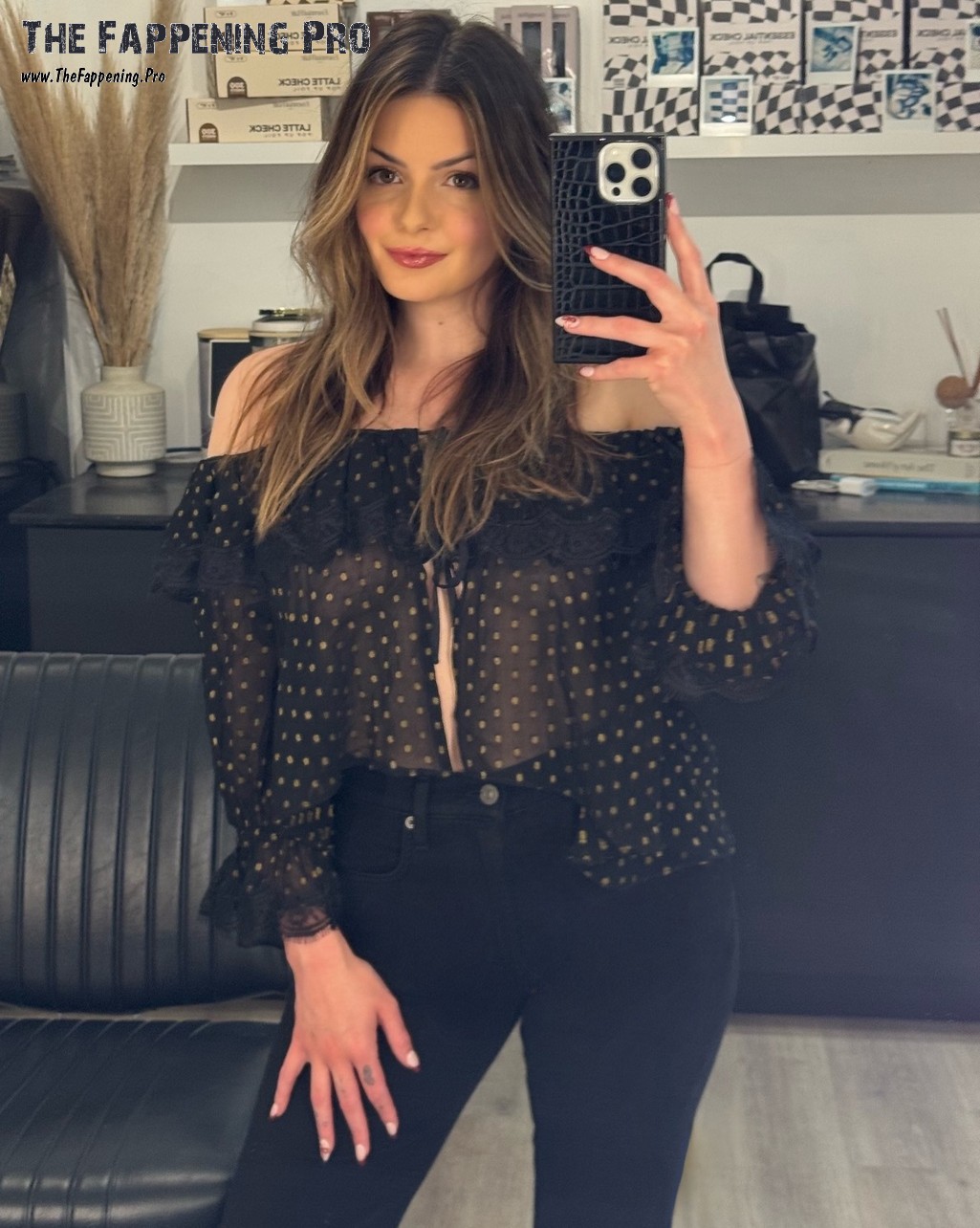 Ariel Winter Hot