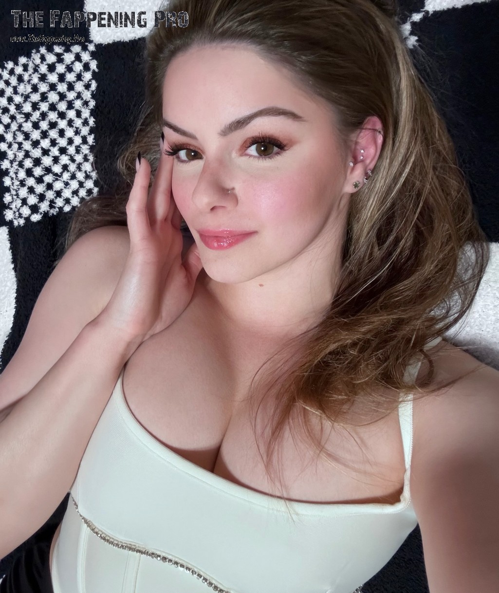 Ariel Winter Tits