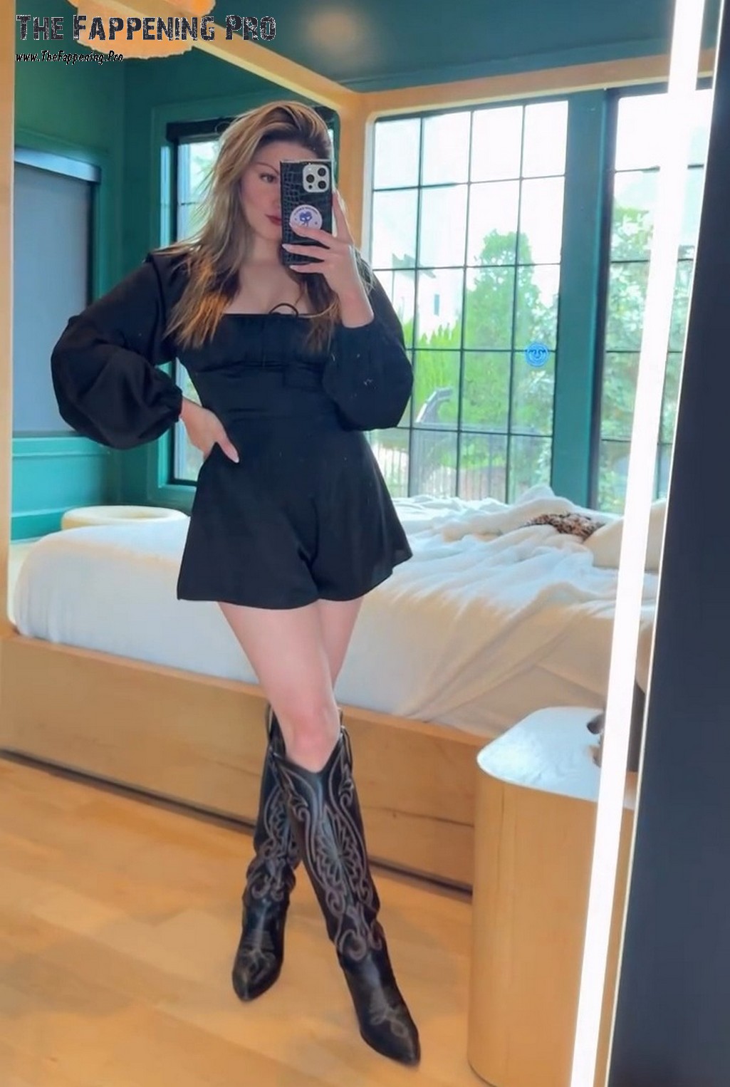 Ariel Winter Sexy