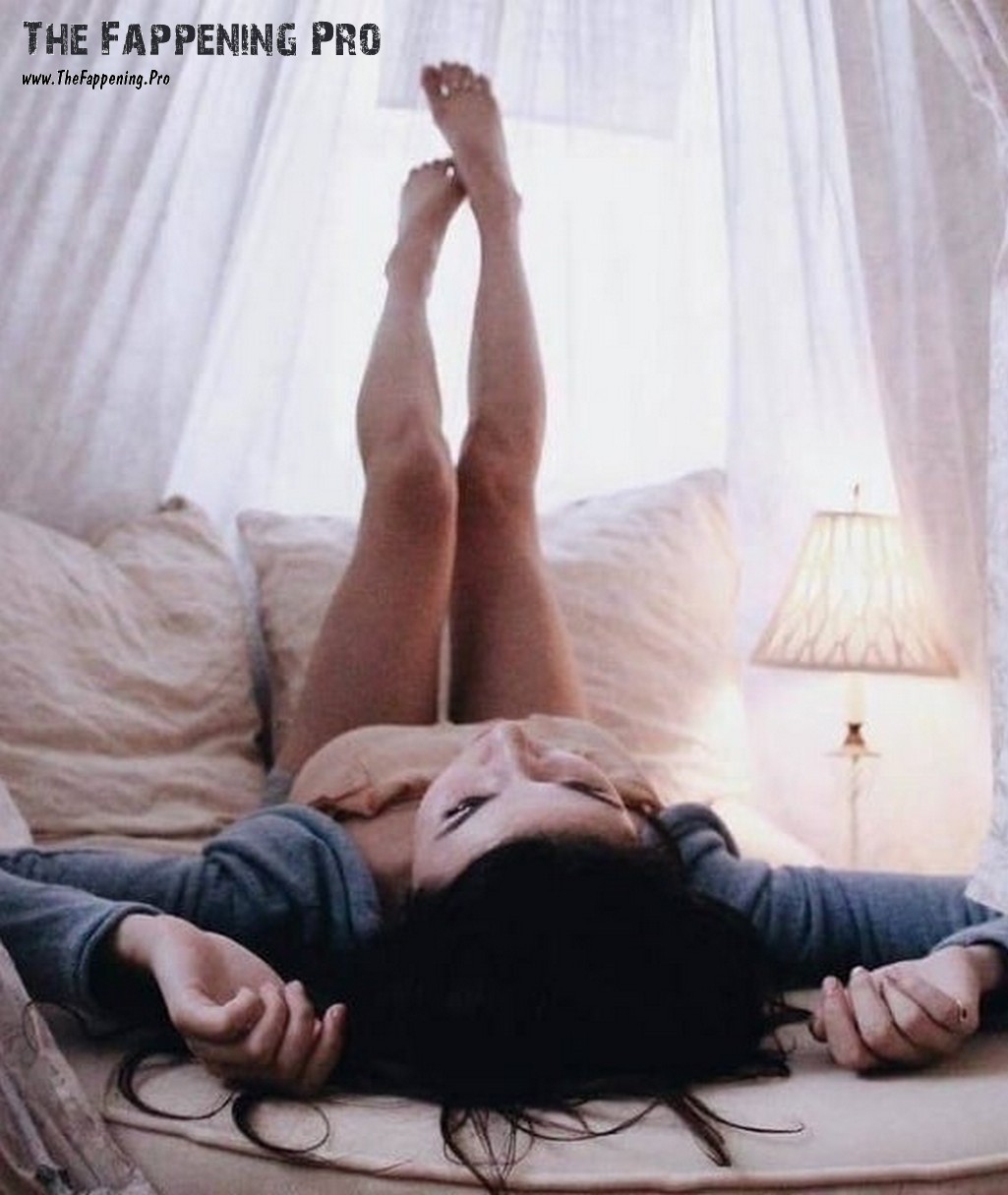 Grace Caroline Currey Legs Up Bare Feet