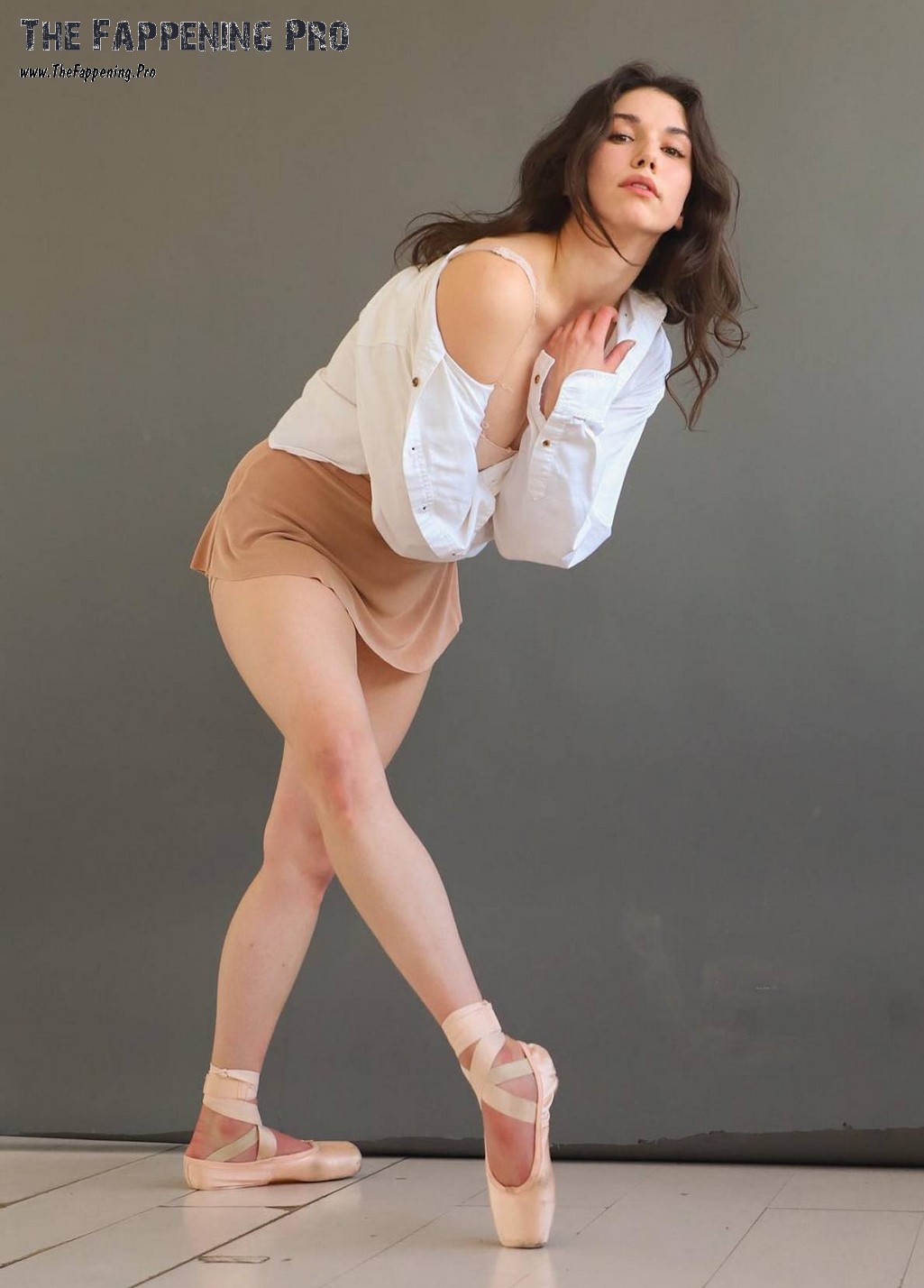 Grace Caroline Currey Hot