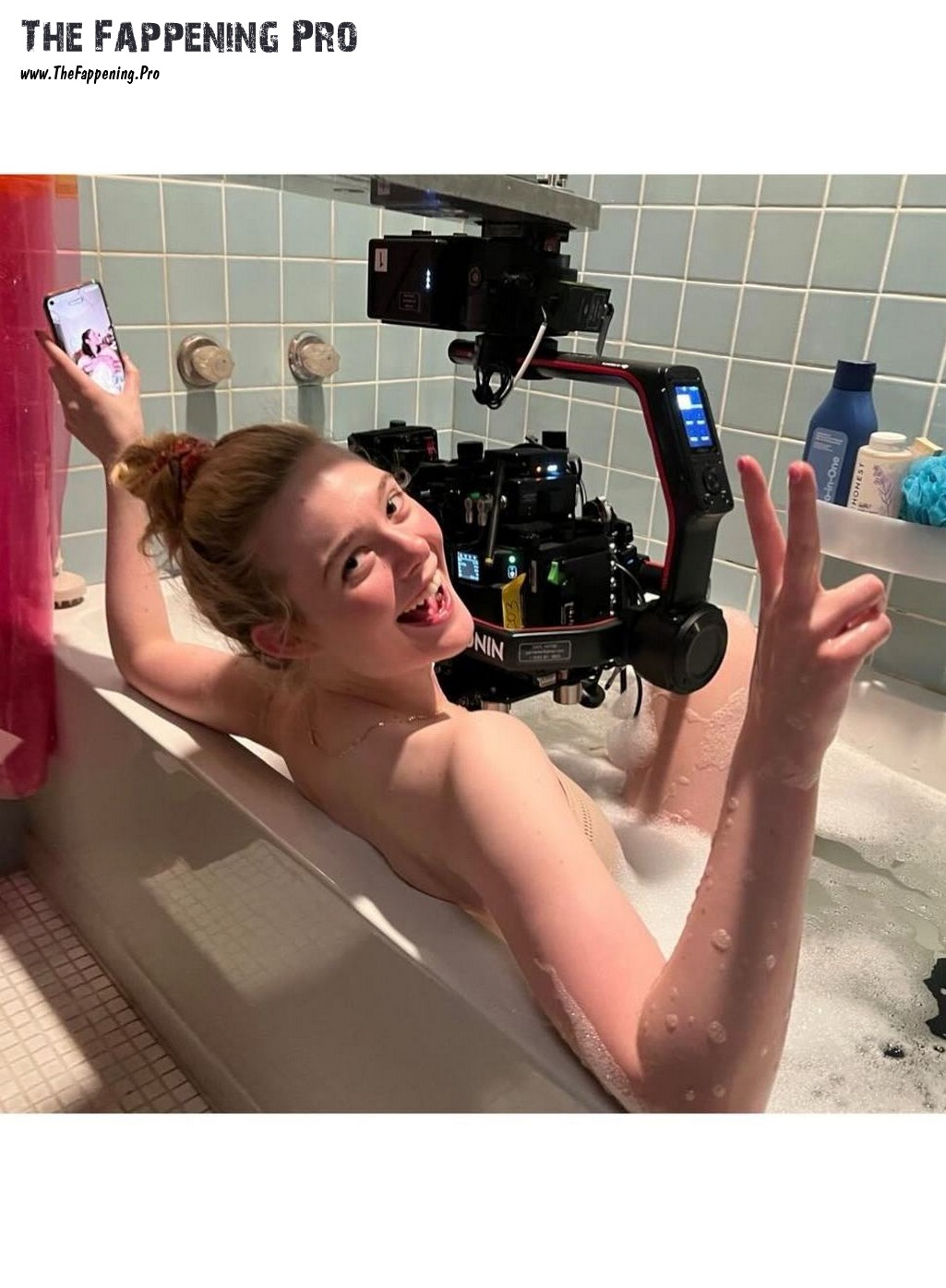 Elle Fanning Naked In Bath