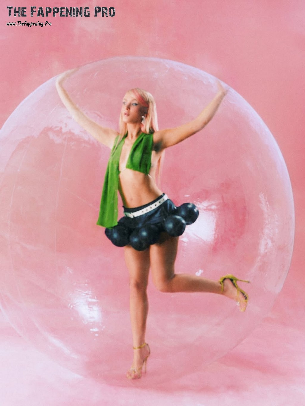 Zara Larsson Hot