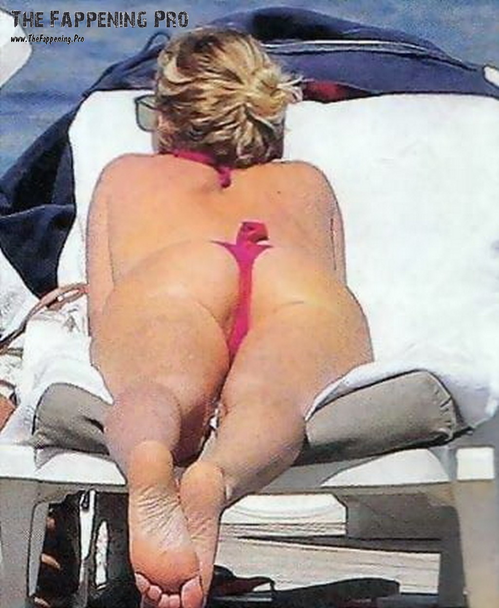 Alessia Marcuzzi Bare Feet
