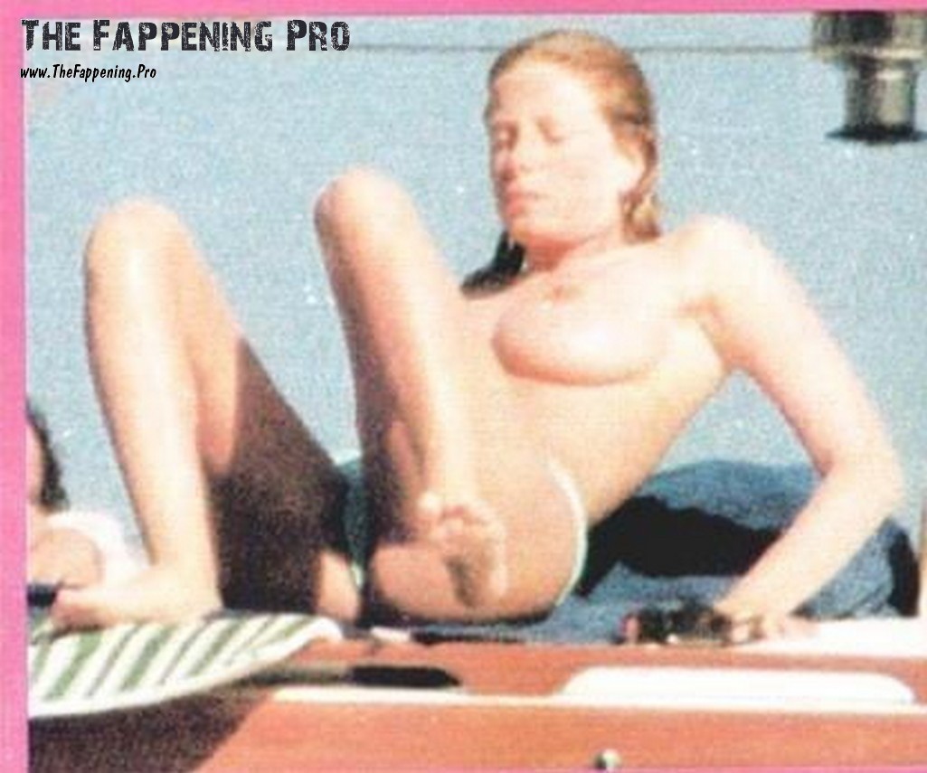 Alessia Marcuzzi Nude By Paparazzi