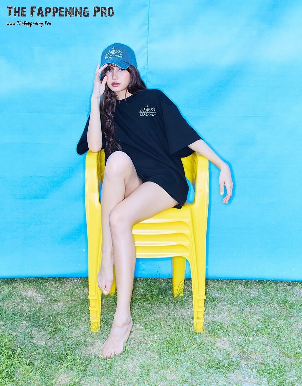 Lalisa Manobal Bare Feet