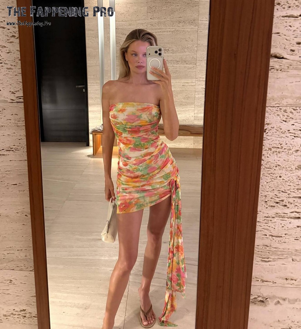 Frida Aasen Leggy