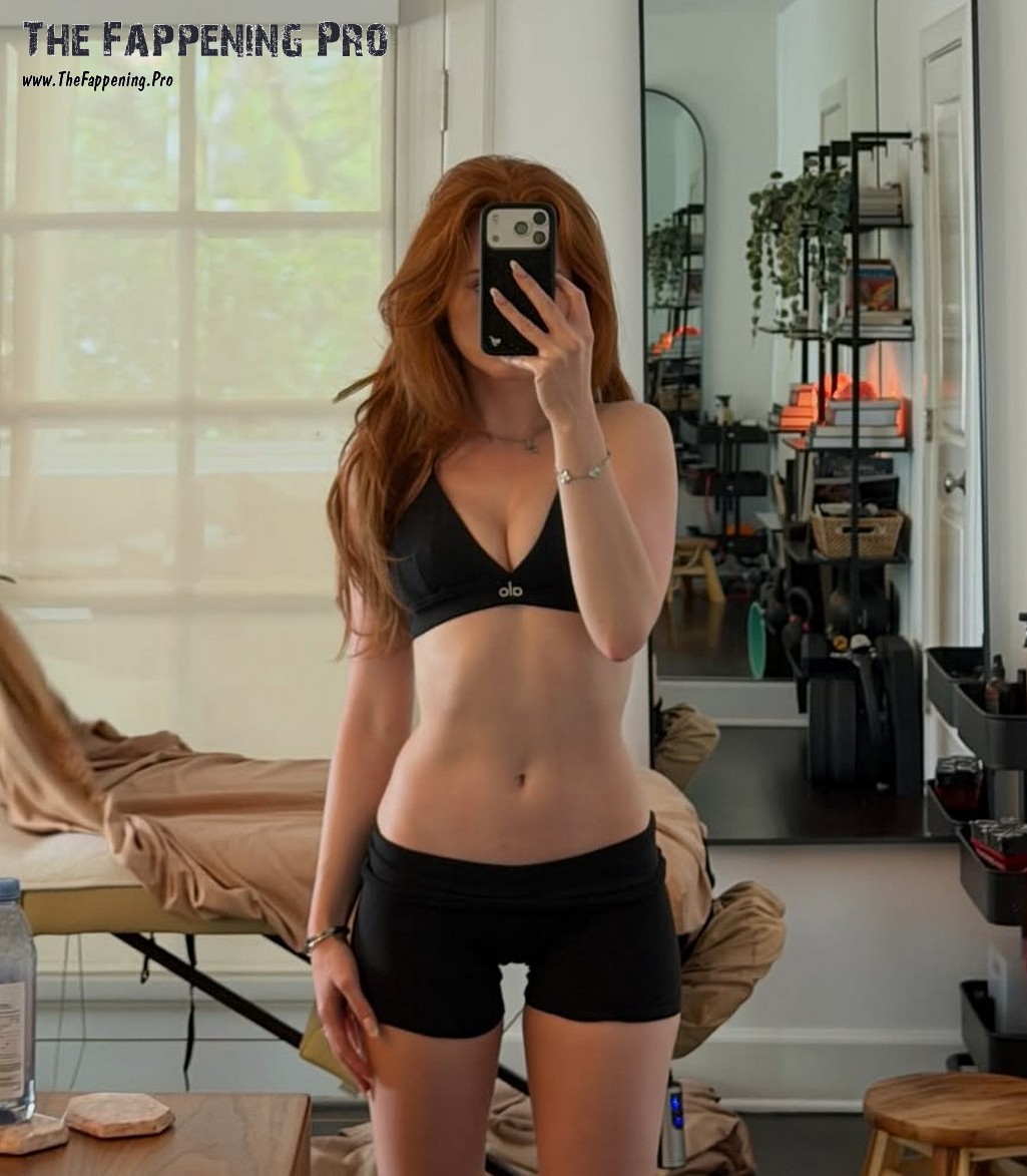 Madelaine Petsch Fappening Selfie