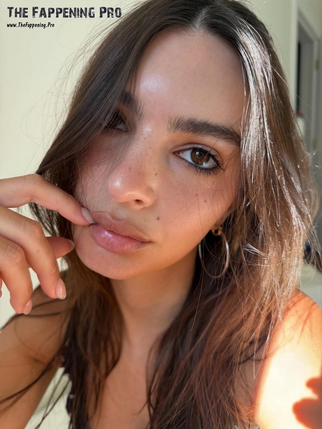 Emily Ratajkowski Selfie