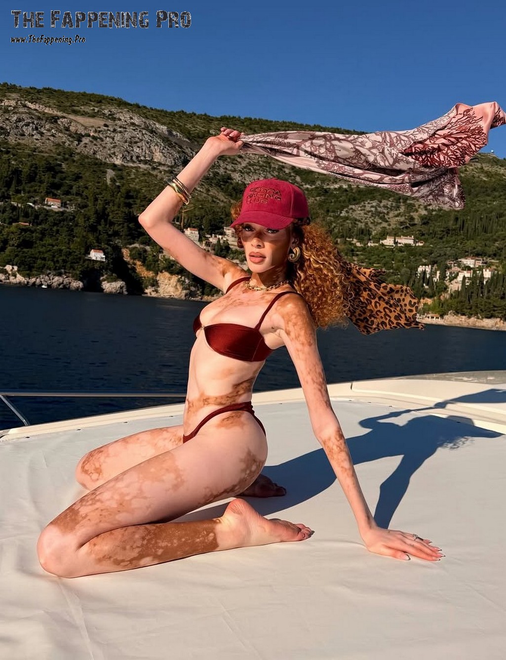 Sexy Model Sexy In A Bikini Bare Feet