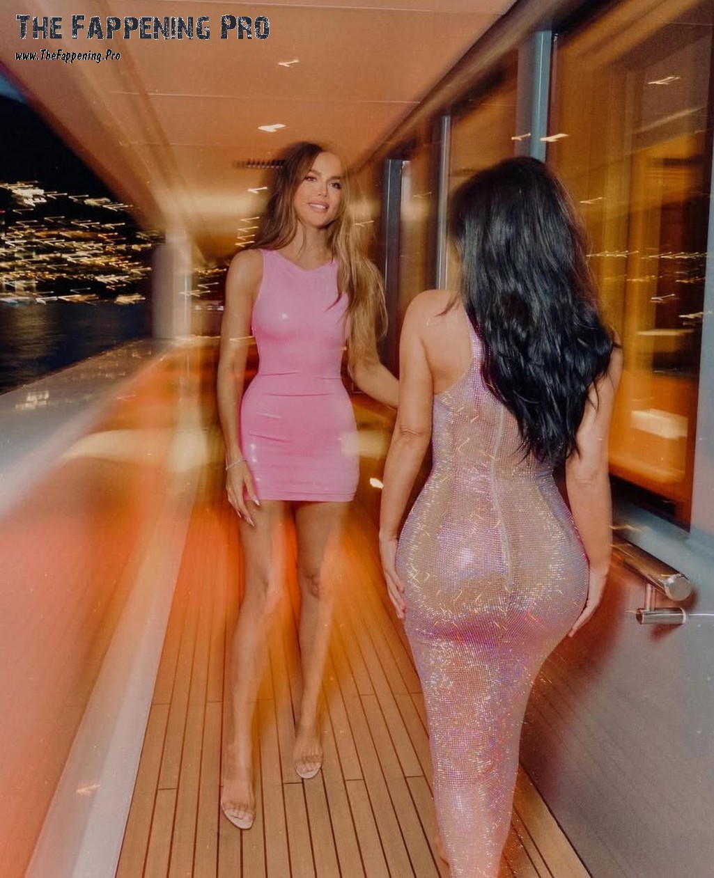 Khloe Kardashian Leggy