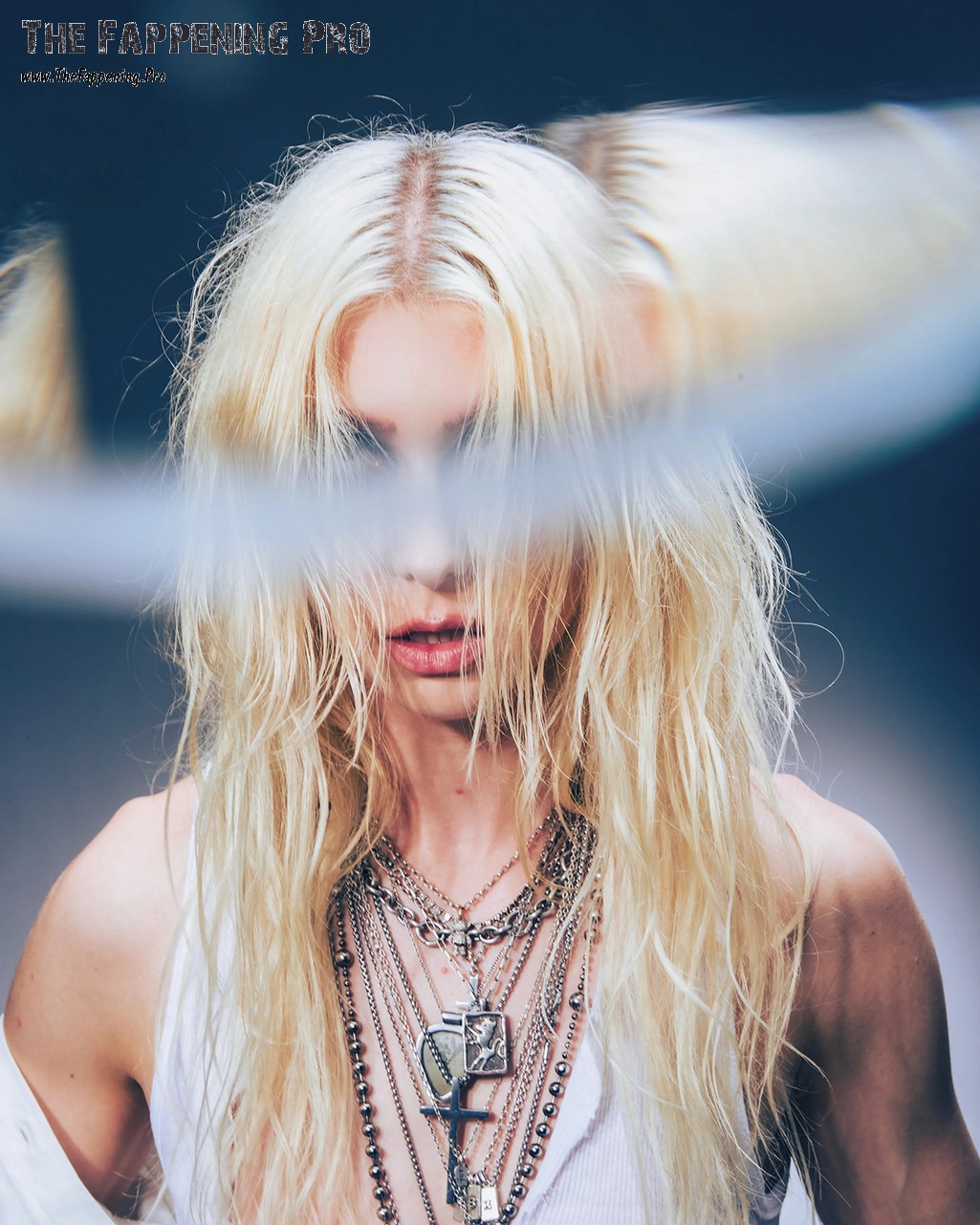 Taylor Momsen Hot