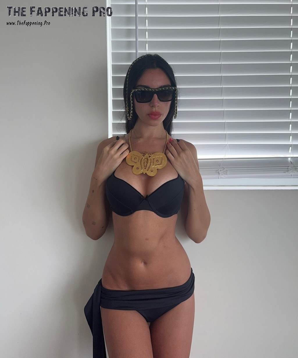 Savannah Hudson In Bikini