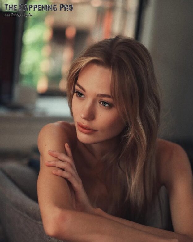 Kseniya Islamova Sexy Blonde Model