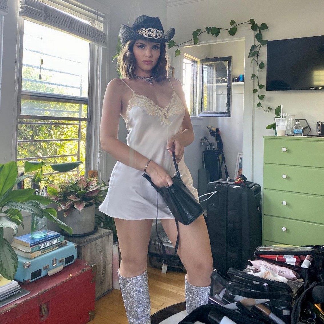 Julia Fox Sexy
