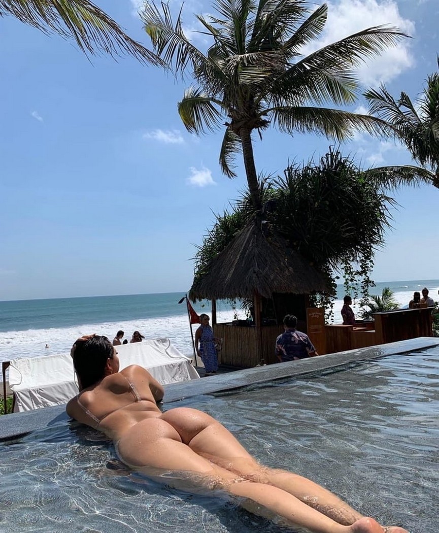 Anna Paul Ass In A Bikini