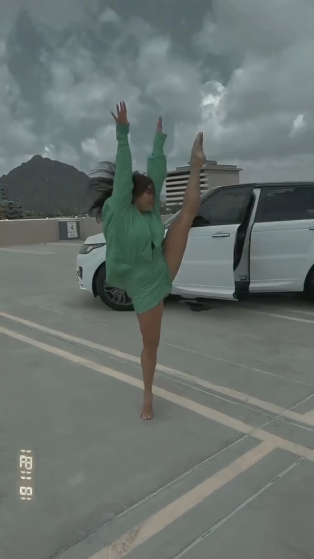 Kalani Hilliker Legs Up