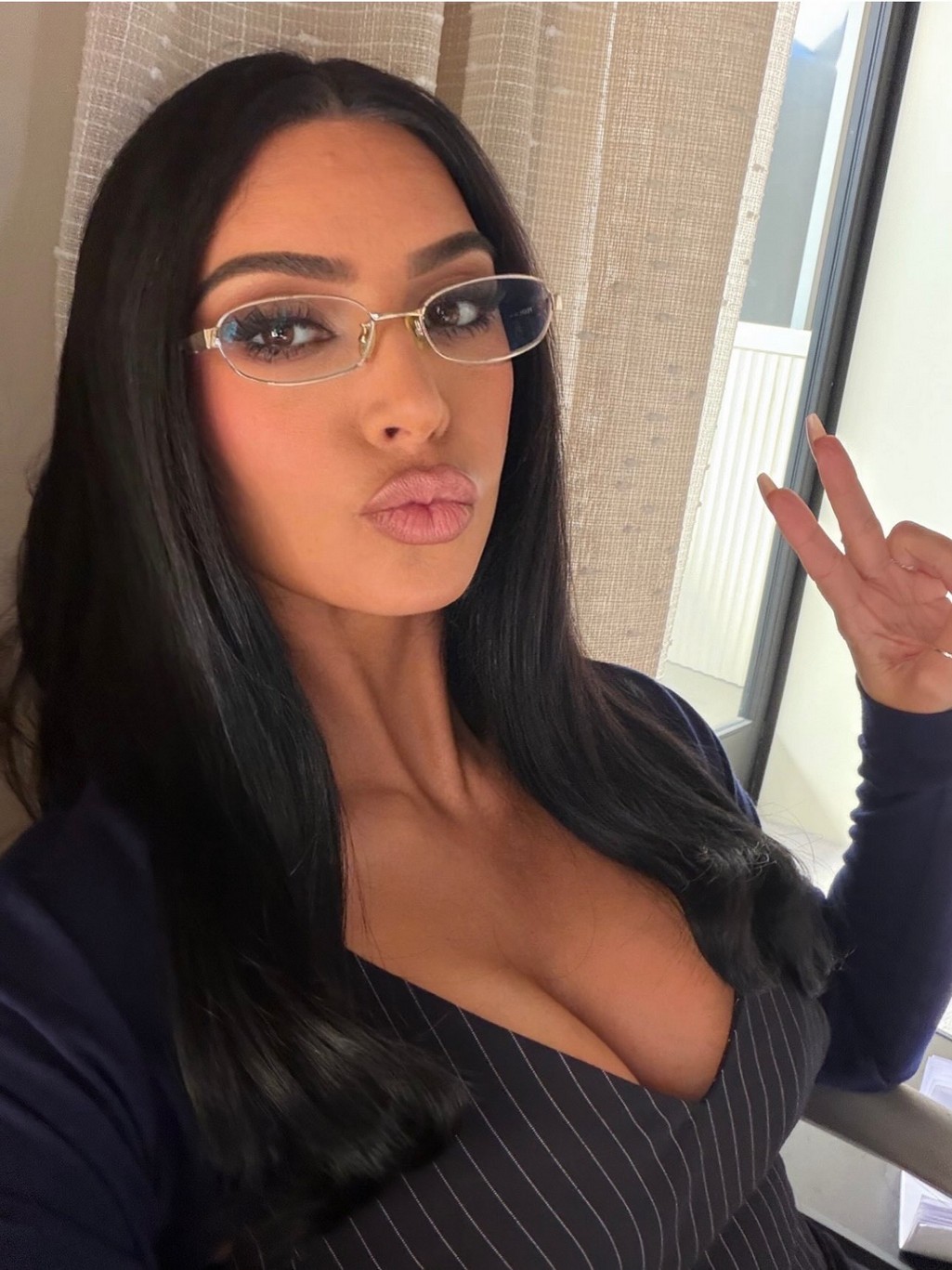 Kim Kardashian Hot MILF Selfie