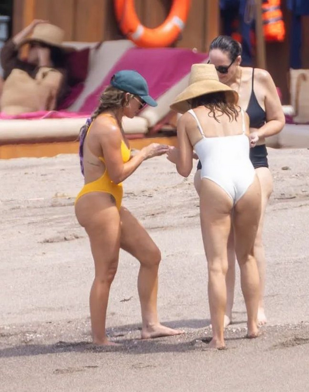 Hilary Duff Ass