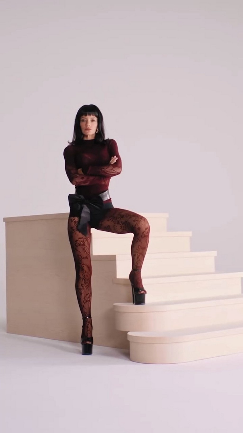 Lily Allen Leggy
