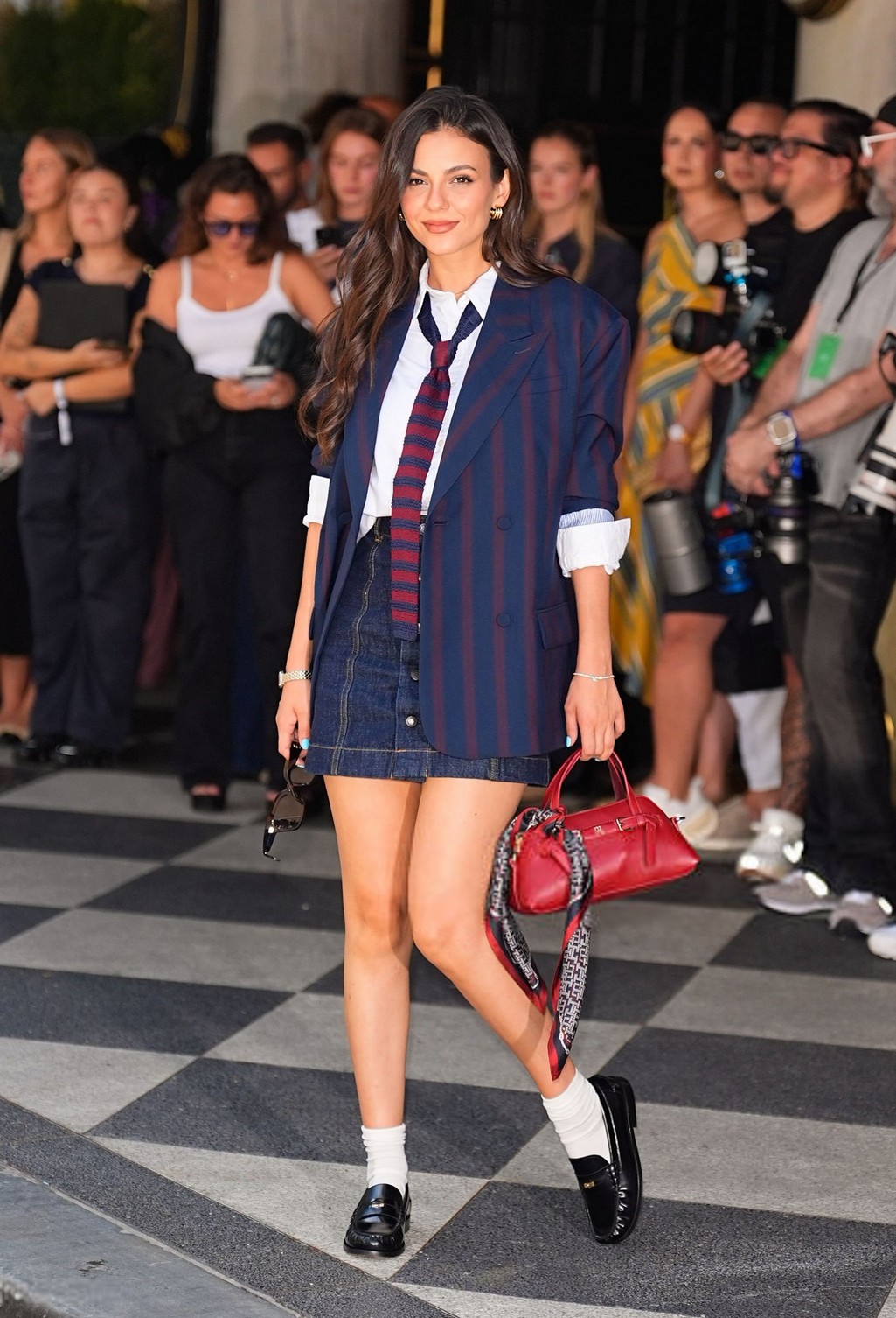 Victoria Justice Hot