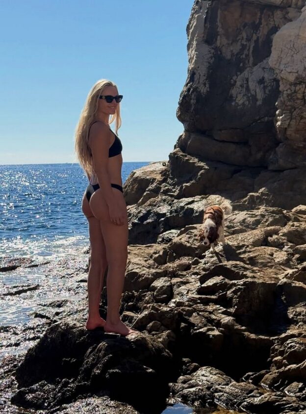 Lindsey Vonn Hot In Tiny Bikini